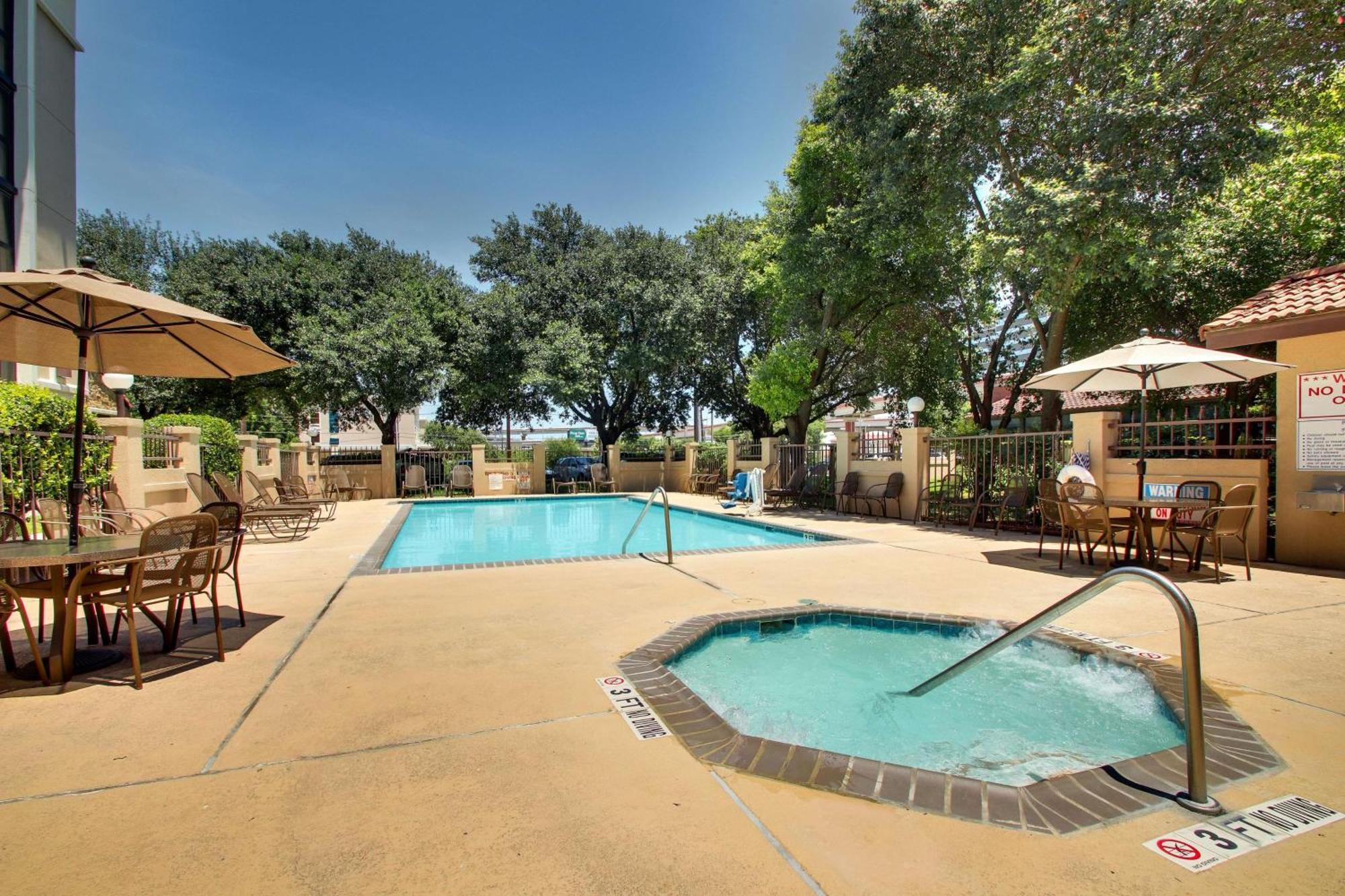 Drury Plaza Hotel San Antonio Airport المظهر الخارجي الصورة