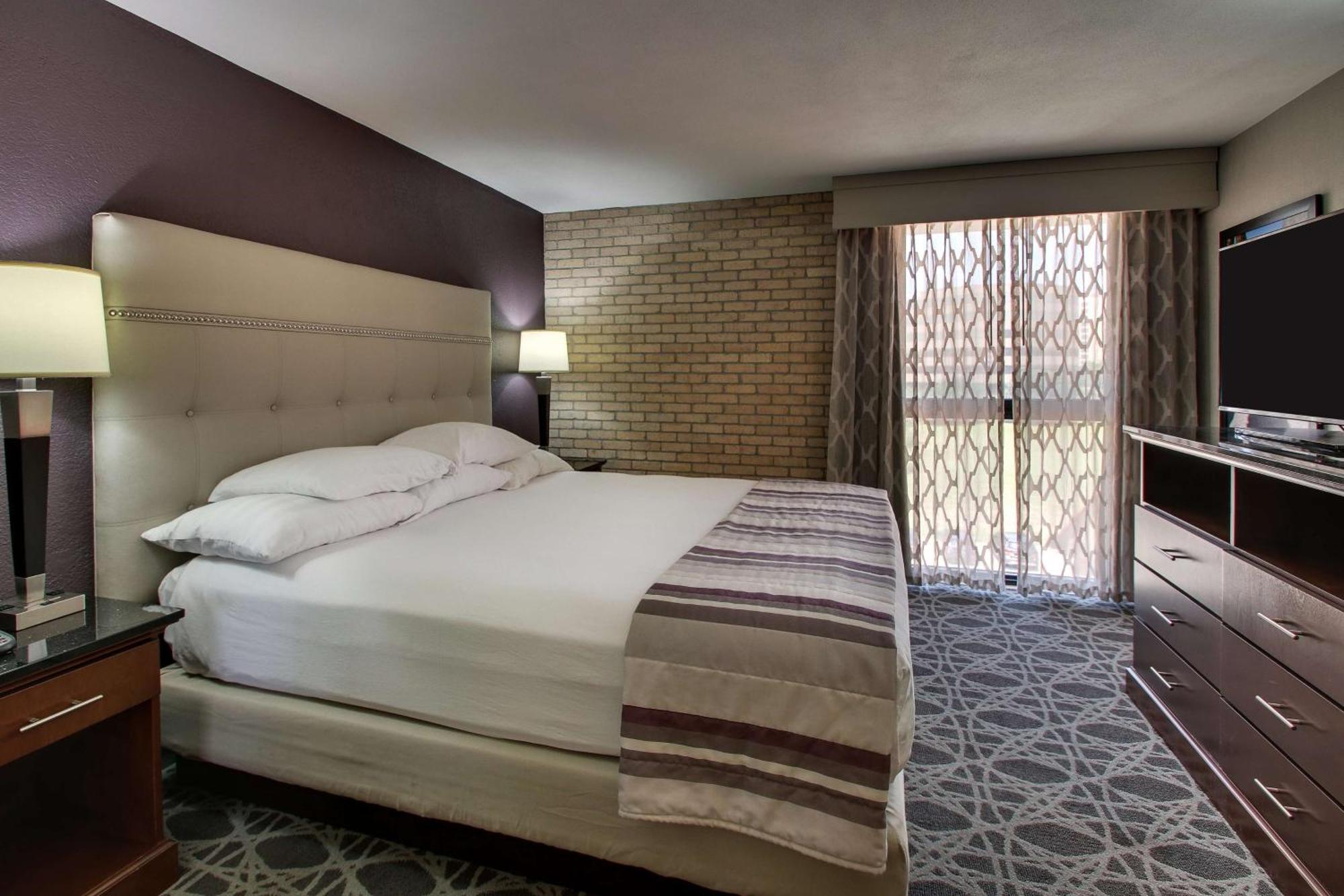 Drury Plaza Hotel San Antonio Airport المظهر الخارجي الصورة